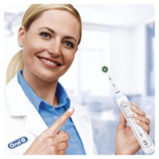 Image of Oral-B CrossAction Testine Di Ricambio Con Tecnologia CleanMaximiser, Confezione Da 9 Pezzi