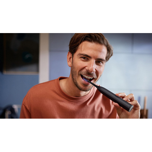 Image of Philips Sonicare serie 7100 Spazzolino Elettrico Sonico con base di ricarica e custodia, 3 livelli di intensità, sensore di pressione colore nero HX7421/