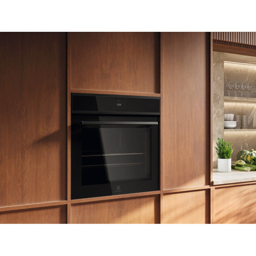 Image of Electrolux Serie 800 Forno A vapore MealAssist con SteamPro Connessione Wi-Fi